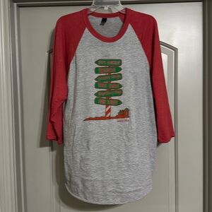 CHRISTMAS T-SHIRT | EUC